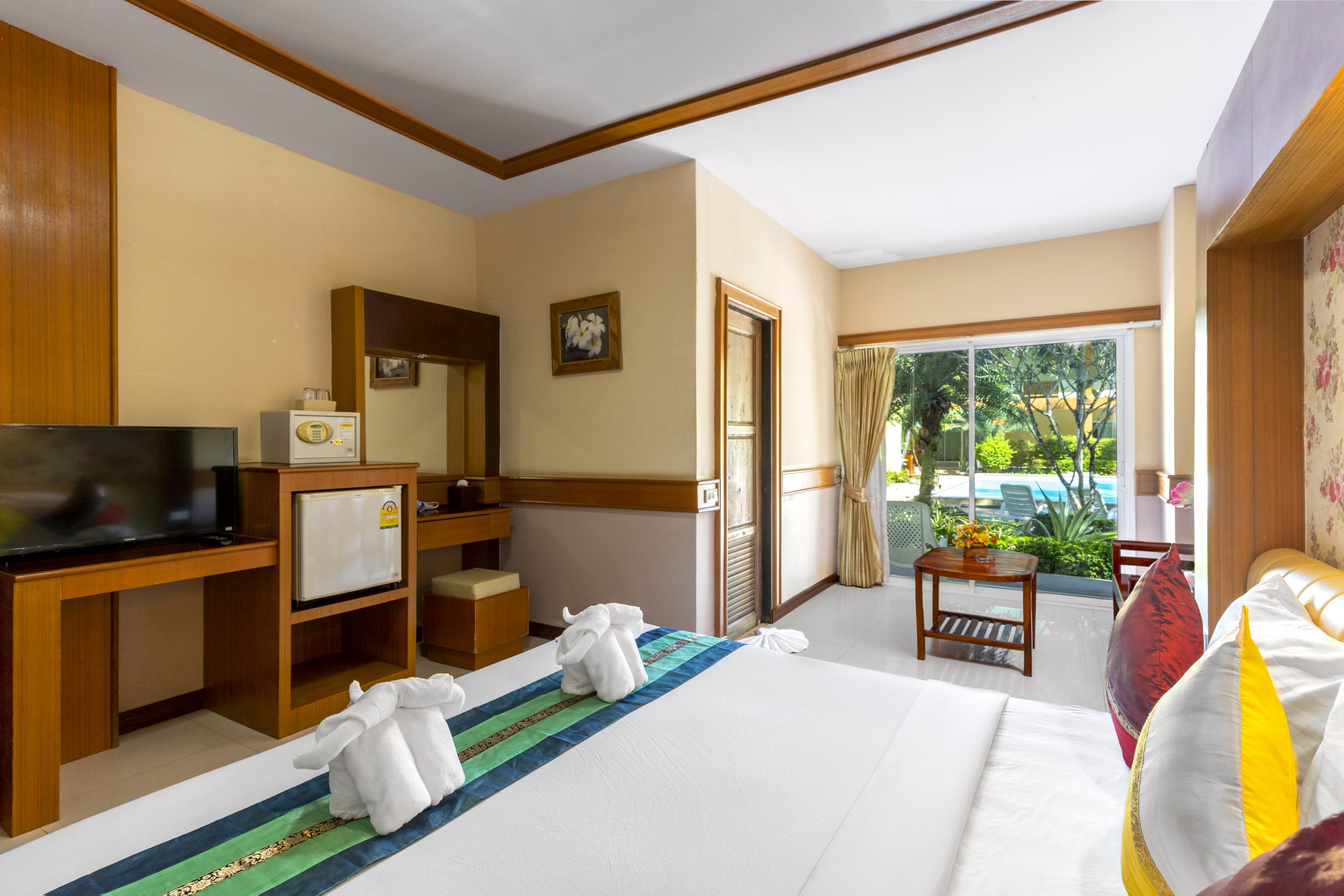 Plumeria resort pattaya 3 таиланд. Паттайя Плумерия Резорт. Плюмерия отель Паттайя. Плюмерия Резорт Паттайя отель рия. Coconut Village Resort 4 Superior Pool.